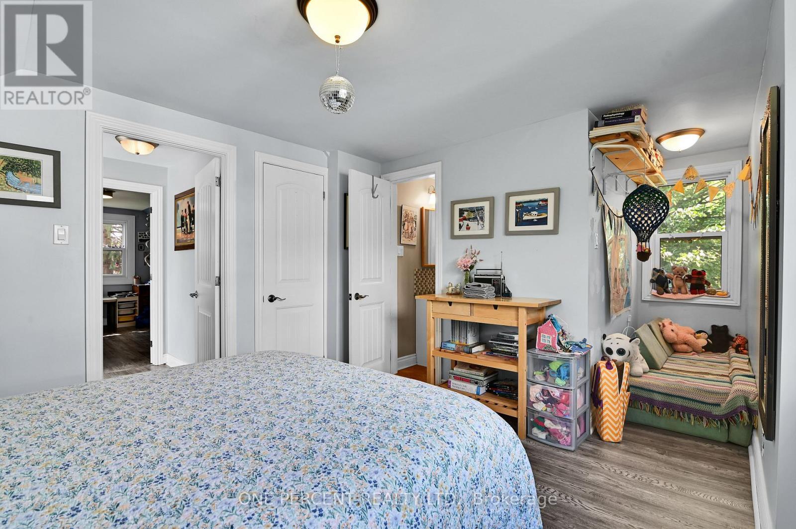 484 Mutual Street, Ottawa, ON - Indoor Photo Showing Bedroom