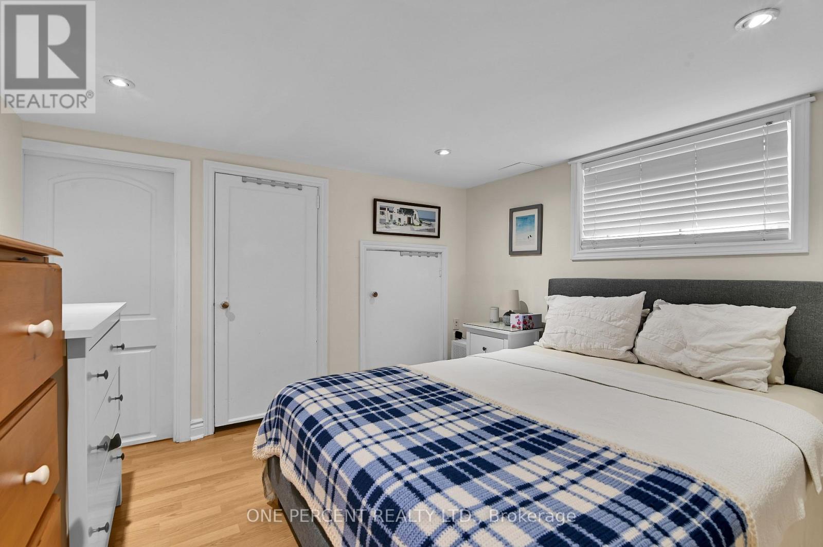 484 Mutual Street, Ottawa, ON - Indoor Photo Showing Bedroom