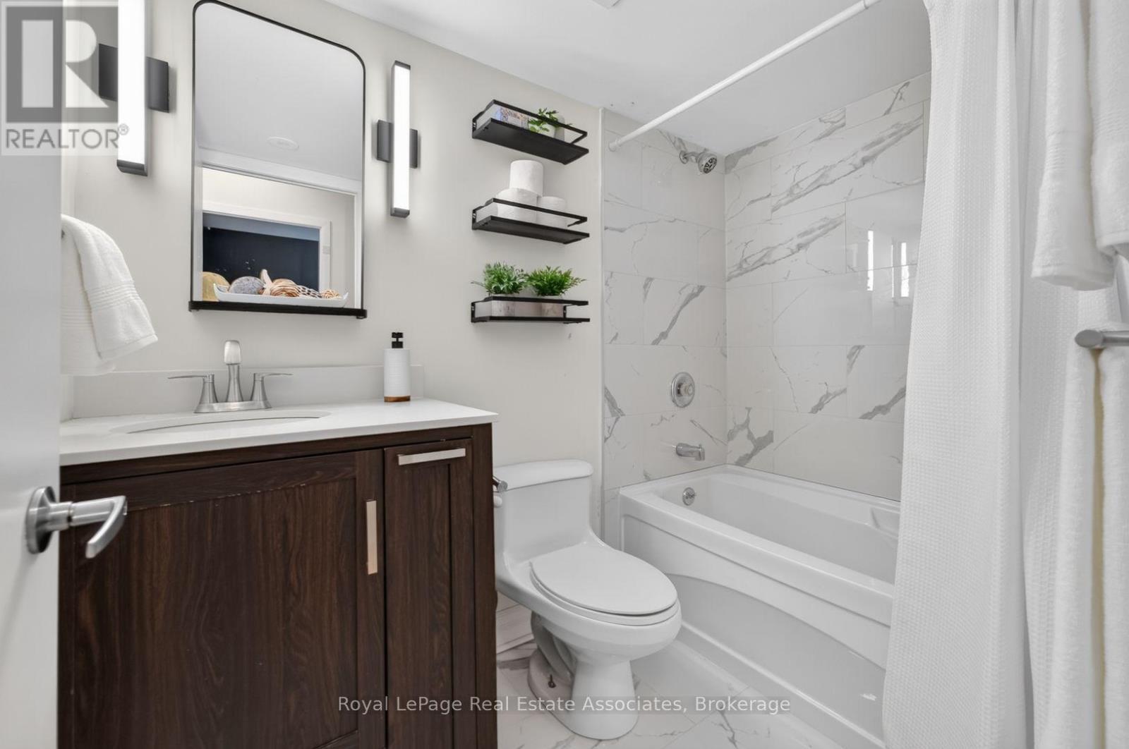 206 - 415 Jarvis Street, Toronto, ON