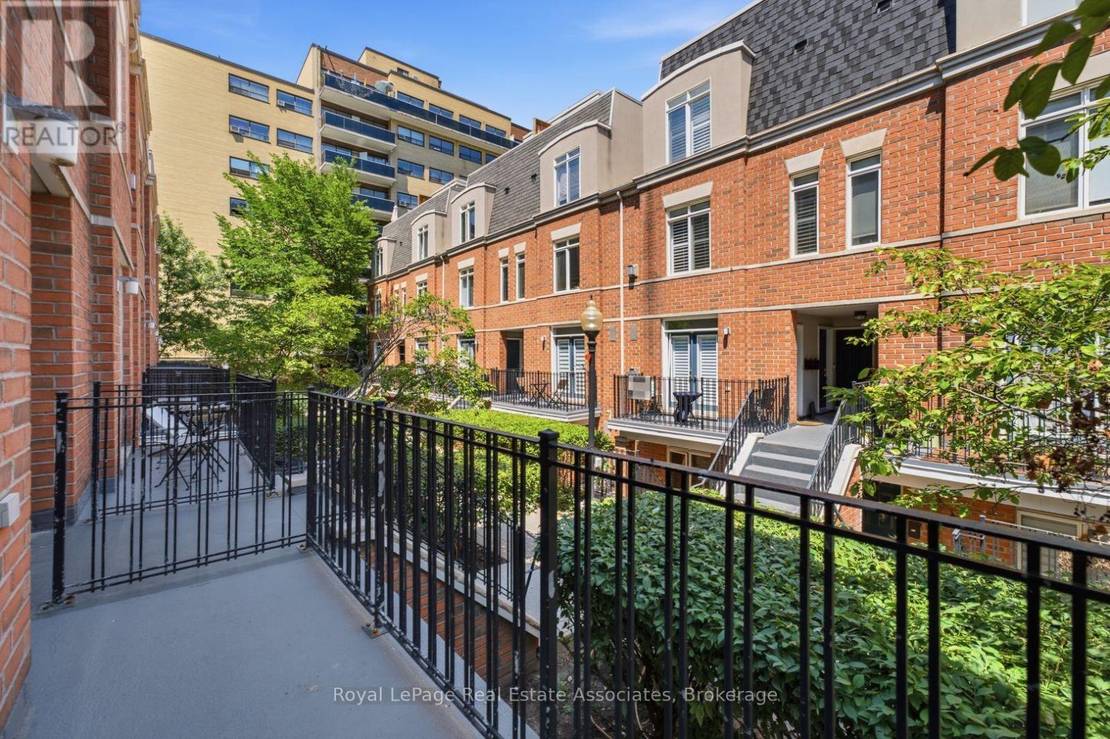 206 - 415 Jarvis Street, Toronto, ON