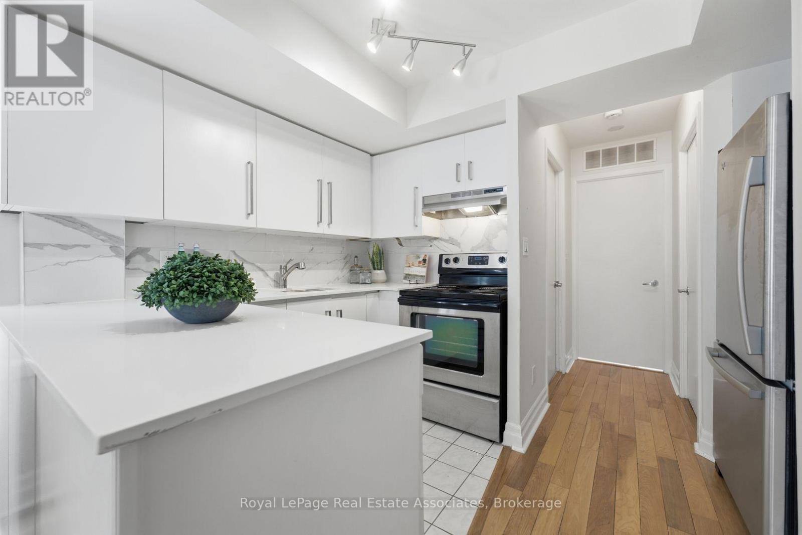 206 - 415 Jarvis Street, Toronto, ON