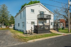 828 - 832 Rue St-Charles Marieville, QC J3M 1H9