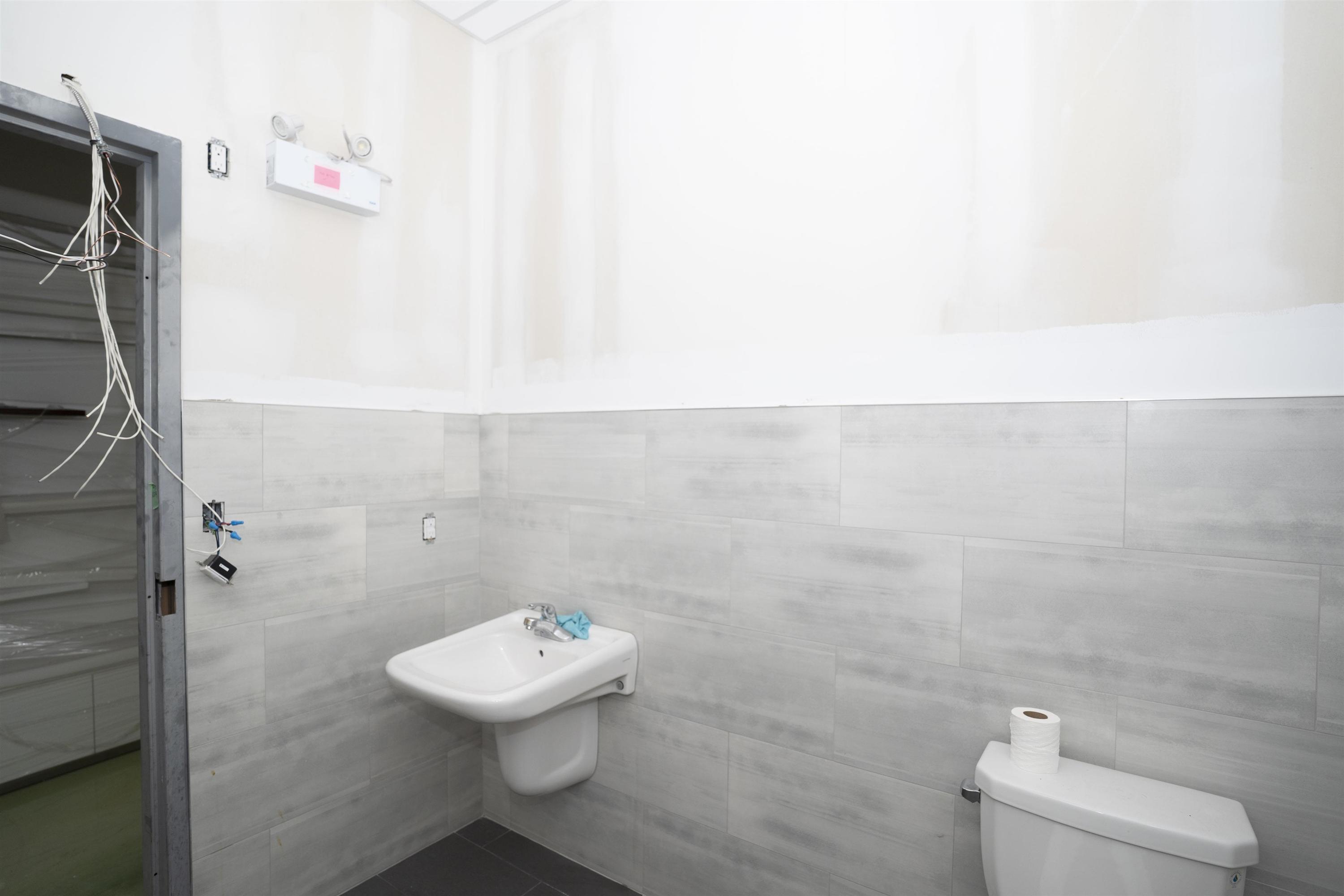 Unit B 421 Victoria Avenue E, Thunder Bay, ON