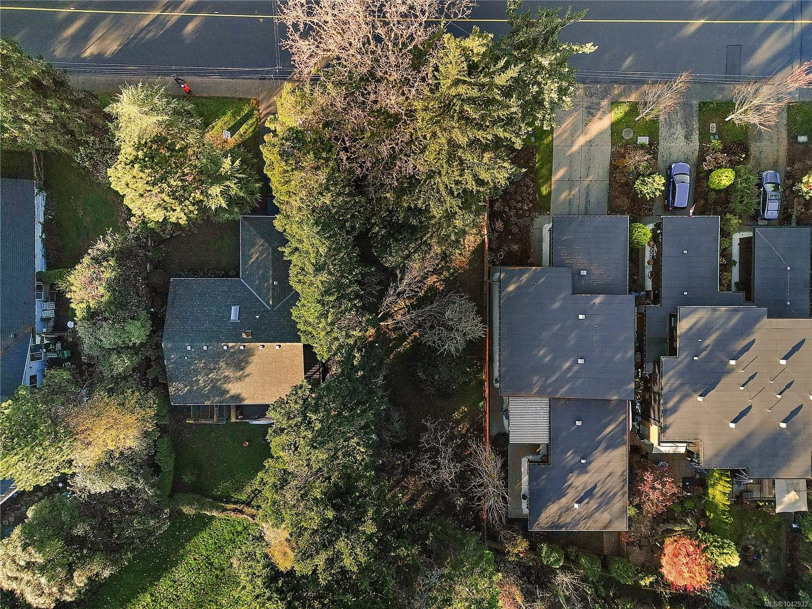 10211 Resthaven Dr, Sidney, BC