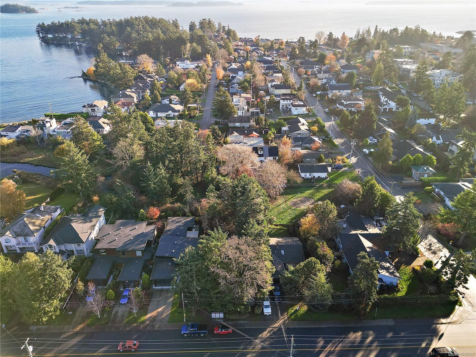 10211 Resthaven Dr, Sidney, BC
