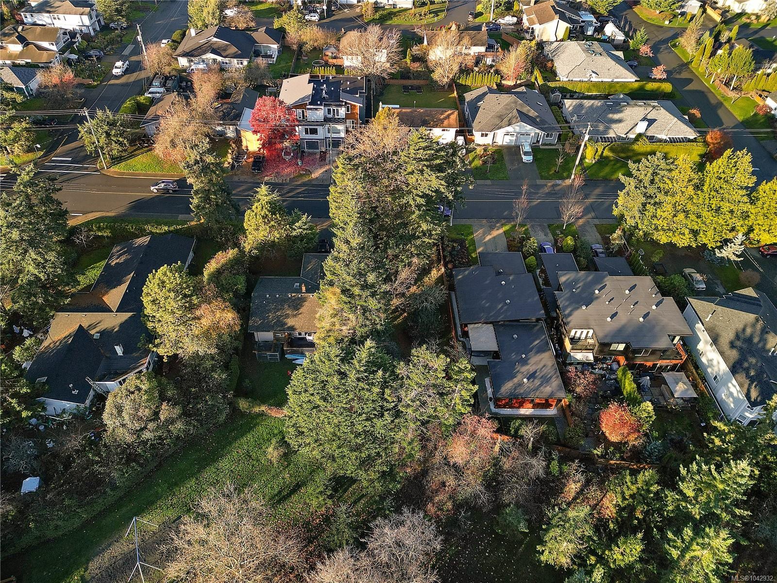 10211 Resthaven Dr, Sidney, BC