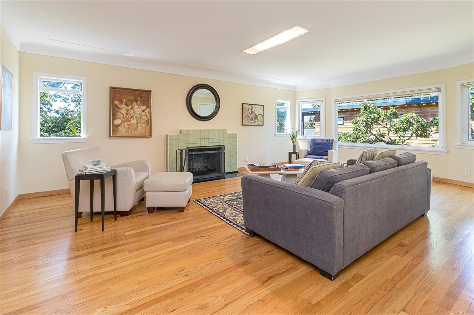 1 Briar Pl, Victoria, BC