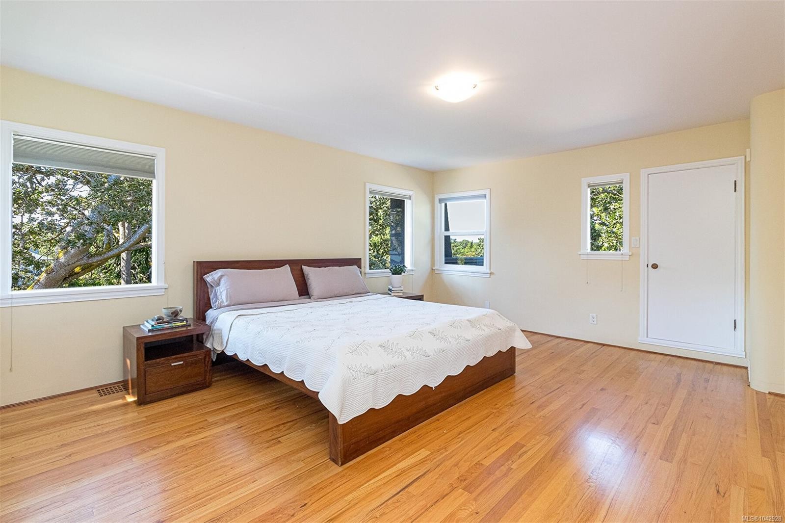 1 Briar Pl, Victoria, BC
