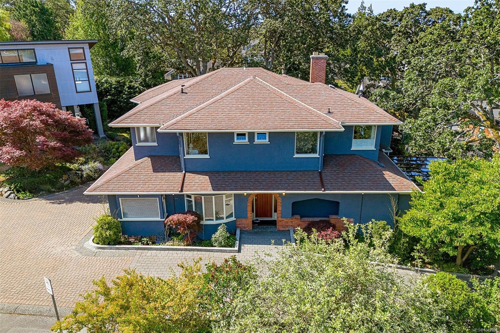 1 Briar Pl, Victoria, BC