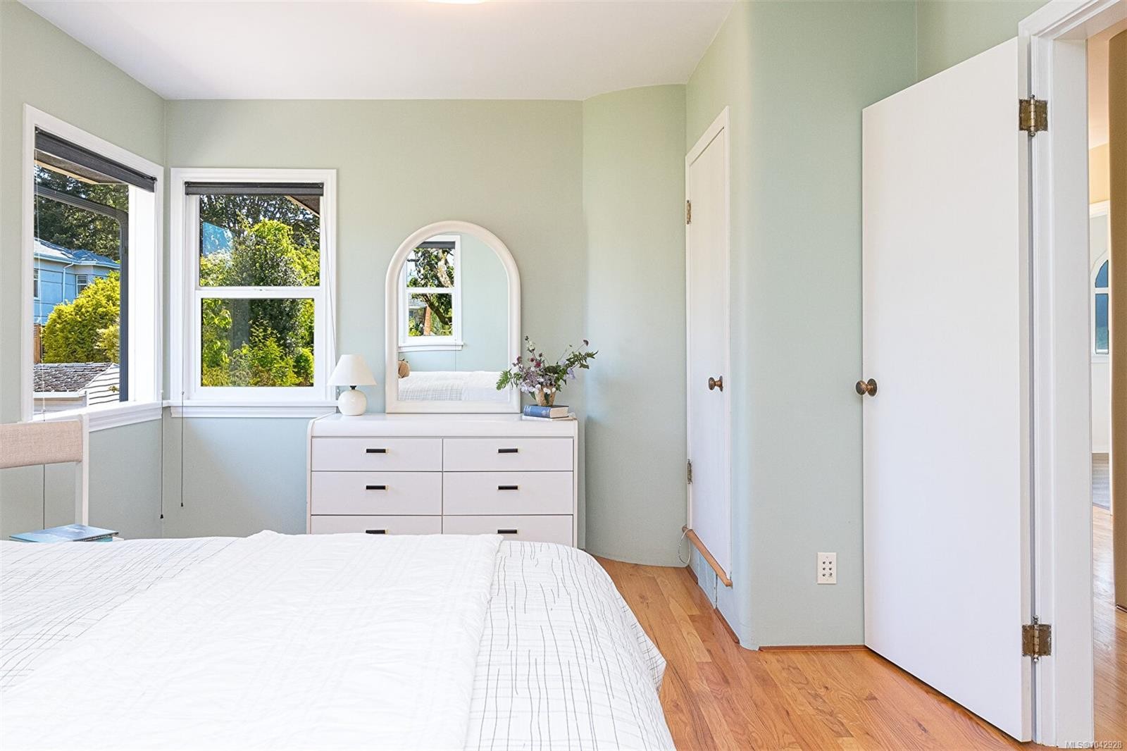1 Briar Pl, Victoria, BC