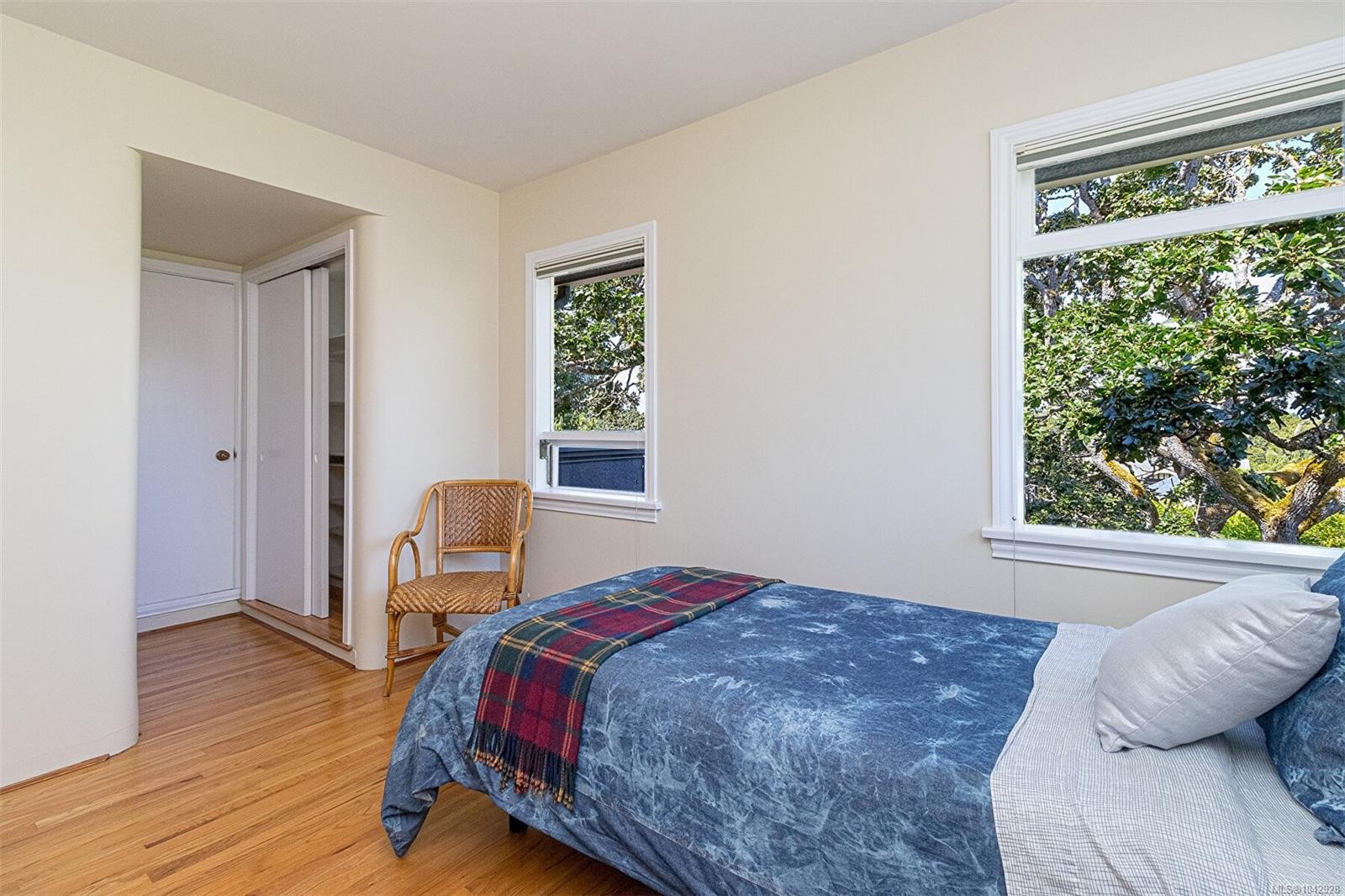 1 Briar Pl, Victoria, BC