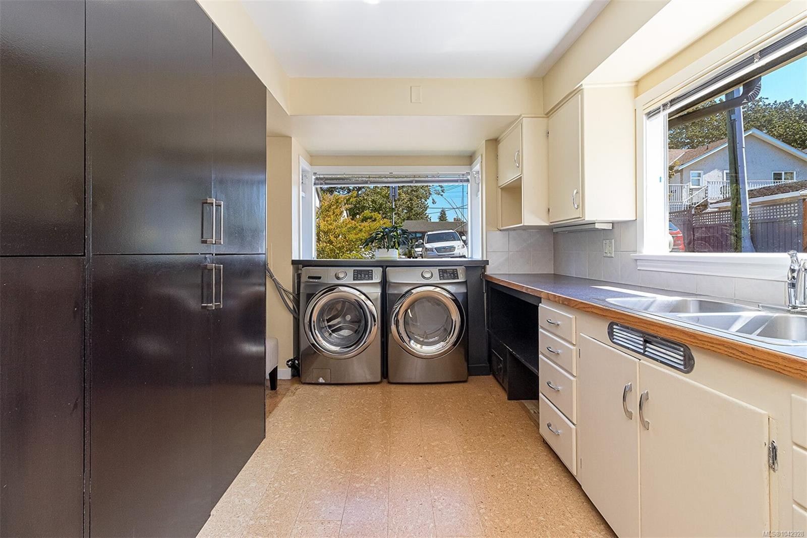 1 Briar Pl, Victoria, BC
