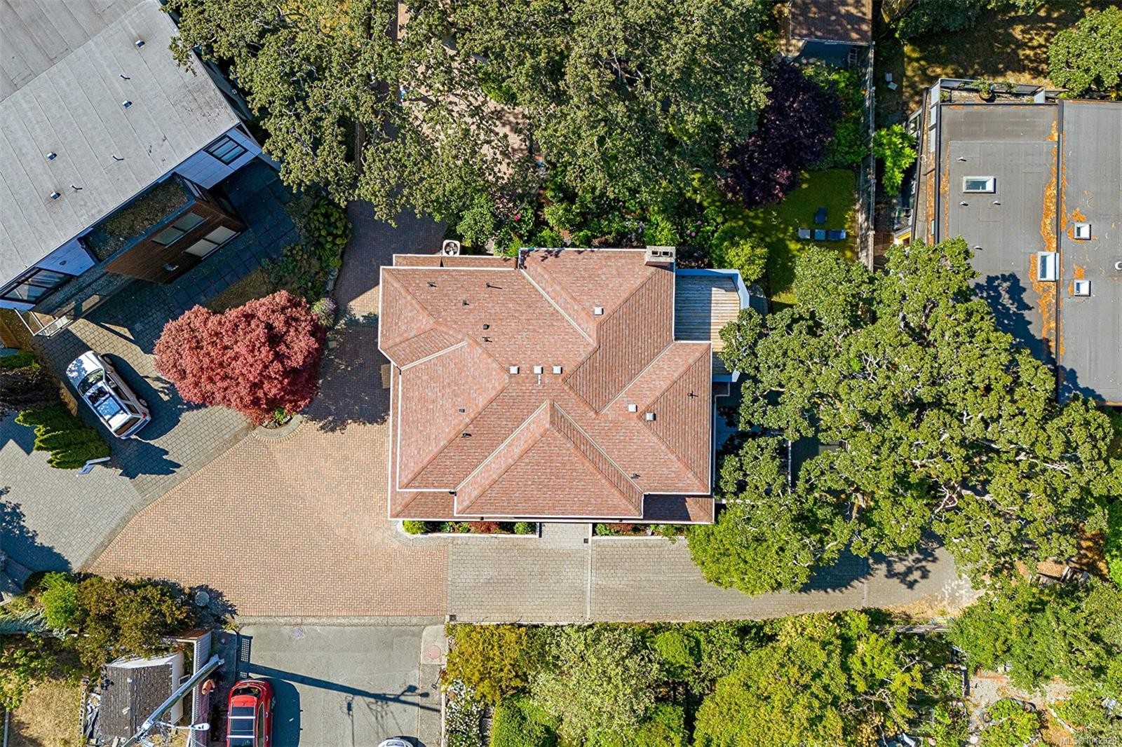 1 Briar Pl, Victoria, BC