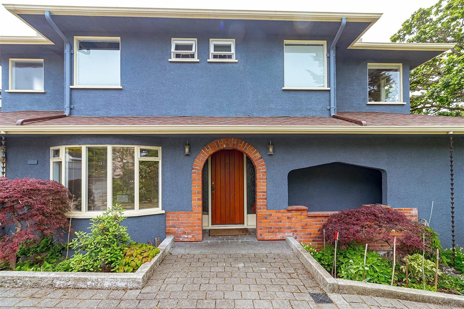 1 Briar Pl, Victoria, BC
