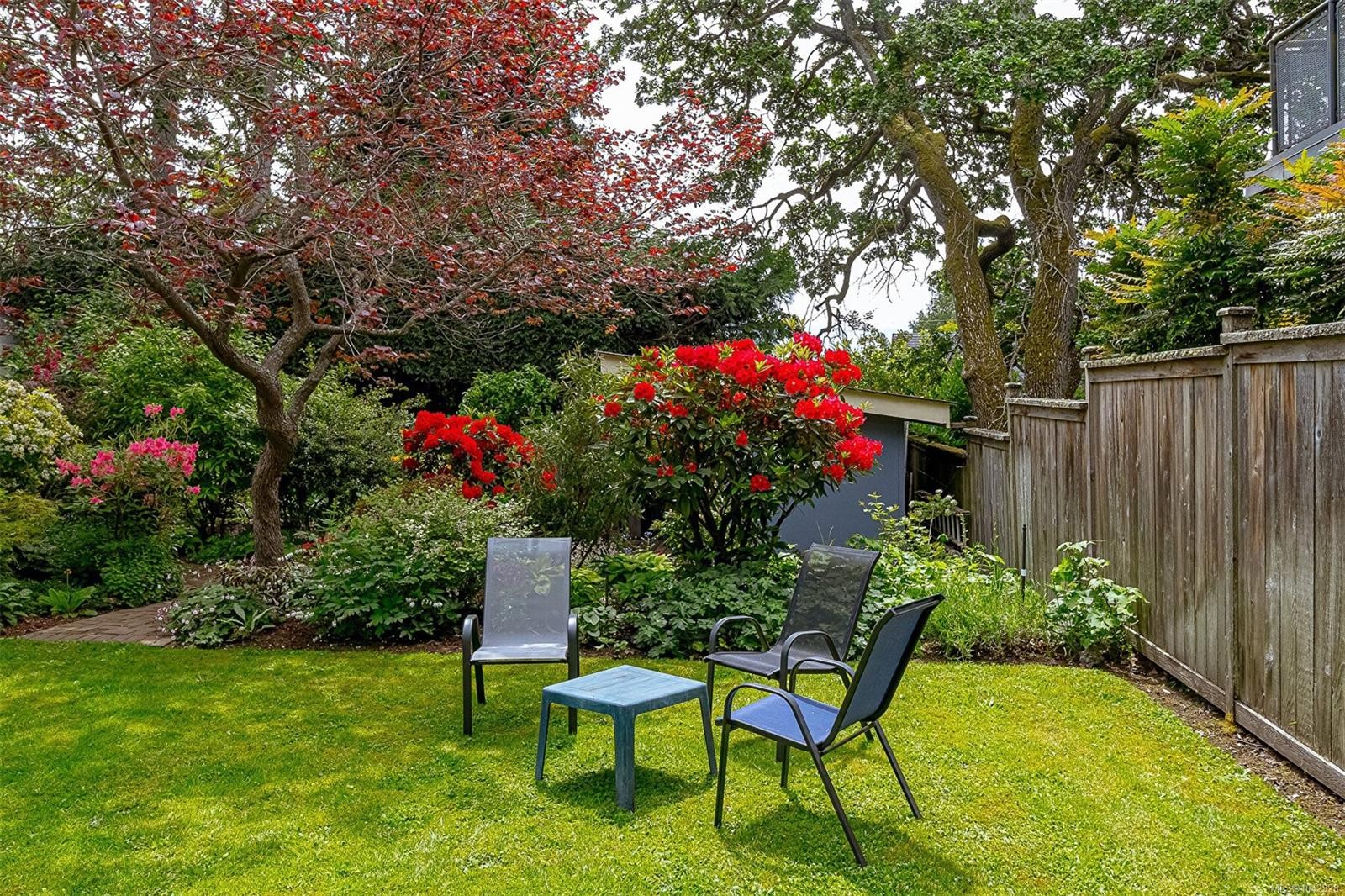 1 Briar Pl, Victoria, BC