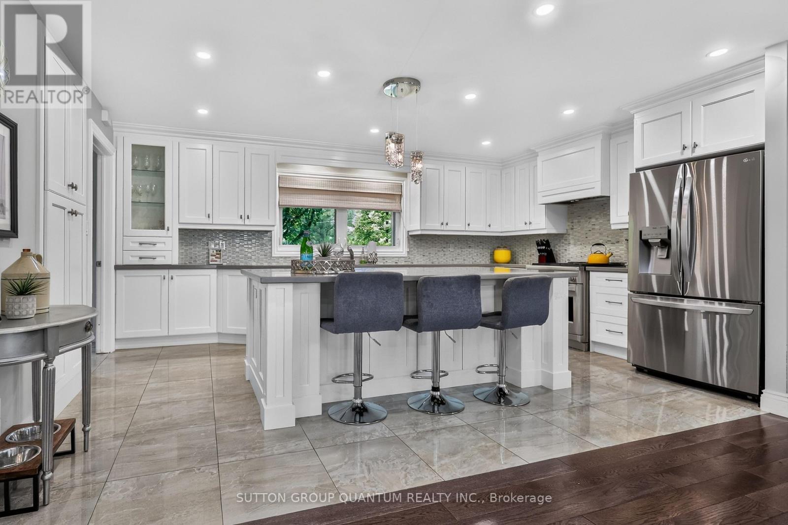 2233 Oneida Crescent, Mississauga, ON