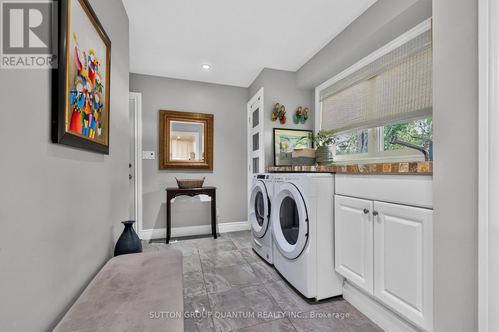 2233 Oneida Crescent, Mississauga, ON