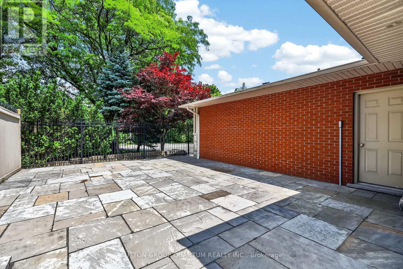 2233 Oneida Crescent, Mississauga, ON