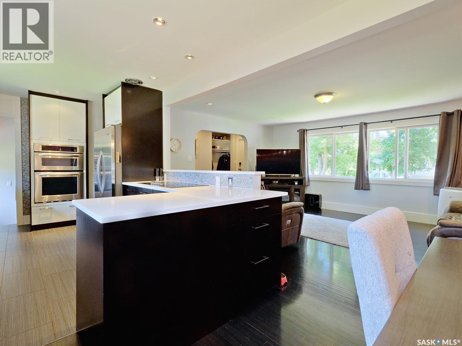 312 4Th Avenue E, Rosetown, SK