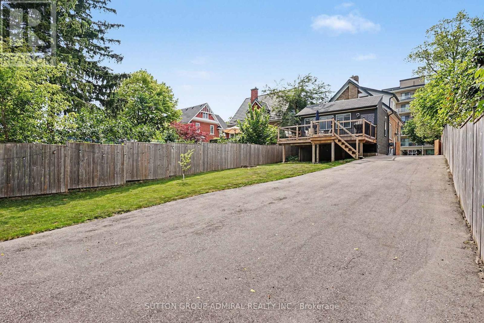 406 Stirling Avenue S, Kitchener, ON