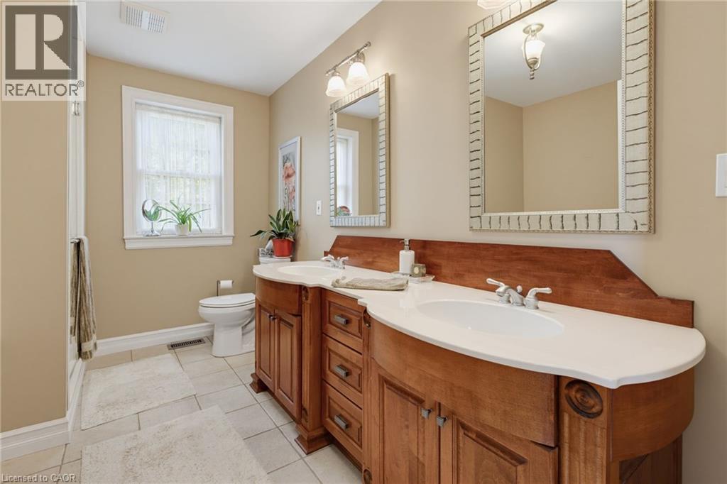 5276 Dickenson Road E, Hamilton, ON