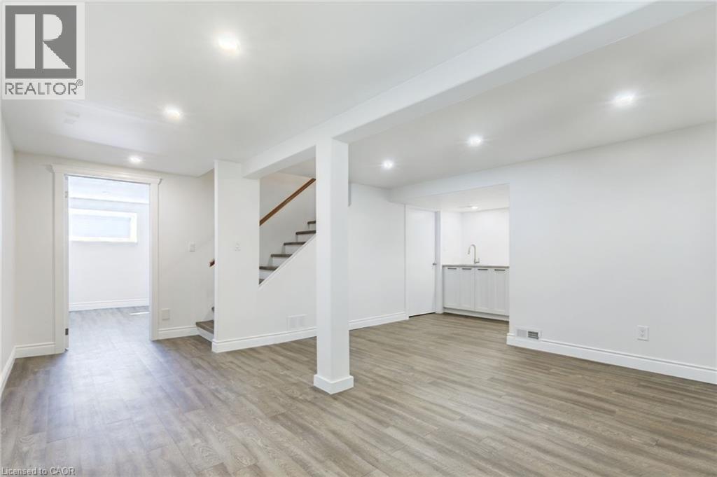 5276 Dickenson Road E, Hamilton, ON
