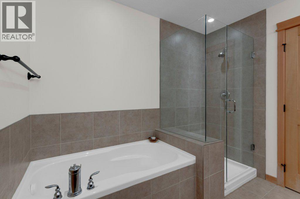 5102, 101E Stewart Creek Landing, Canmore, AB