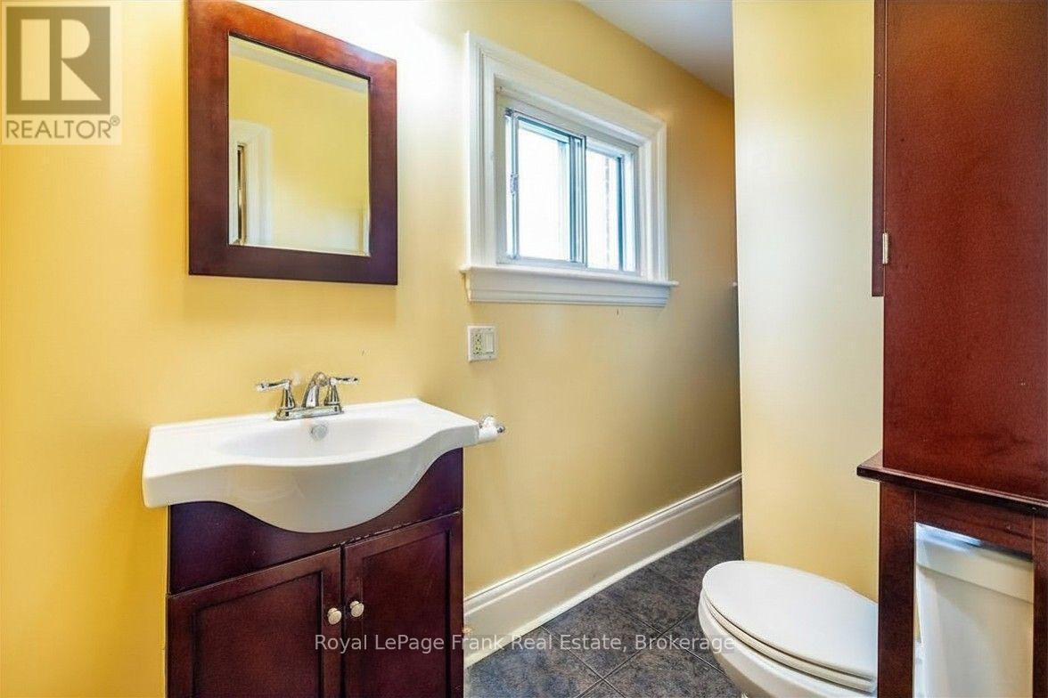 4Pc Upper Bathroom - 3 Summit Drive, Scugog, ON