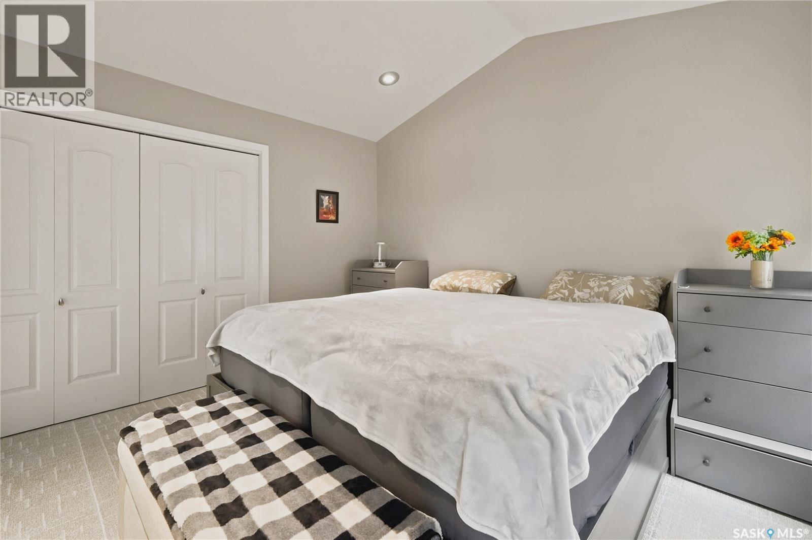 303 East Hampton Boulevard E, Saskatoon, SK