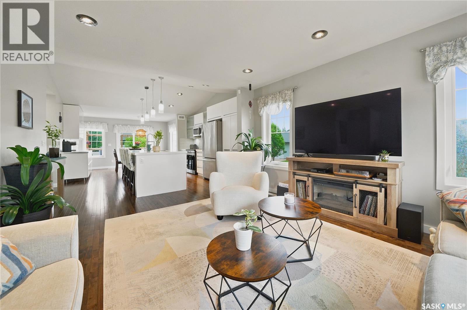 303 East Hampton Boulevard E, Saskatoon, SK