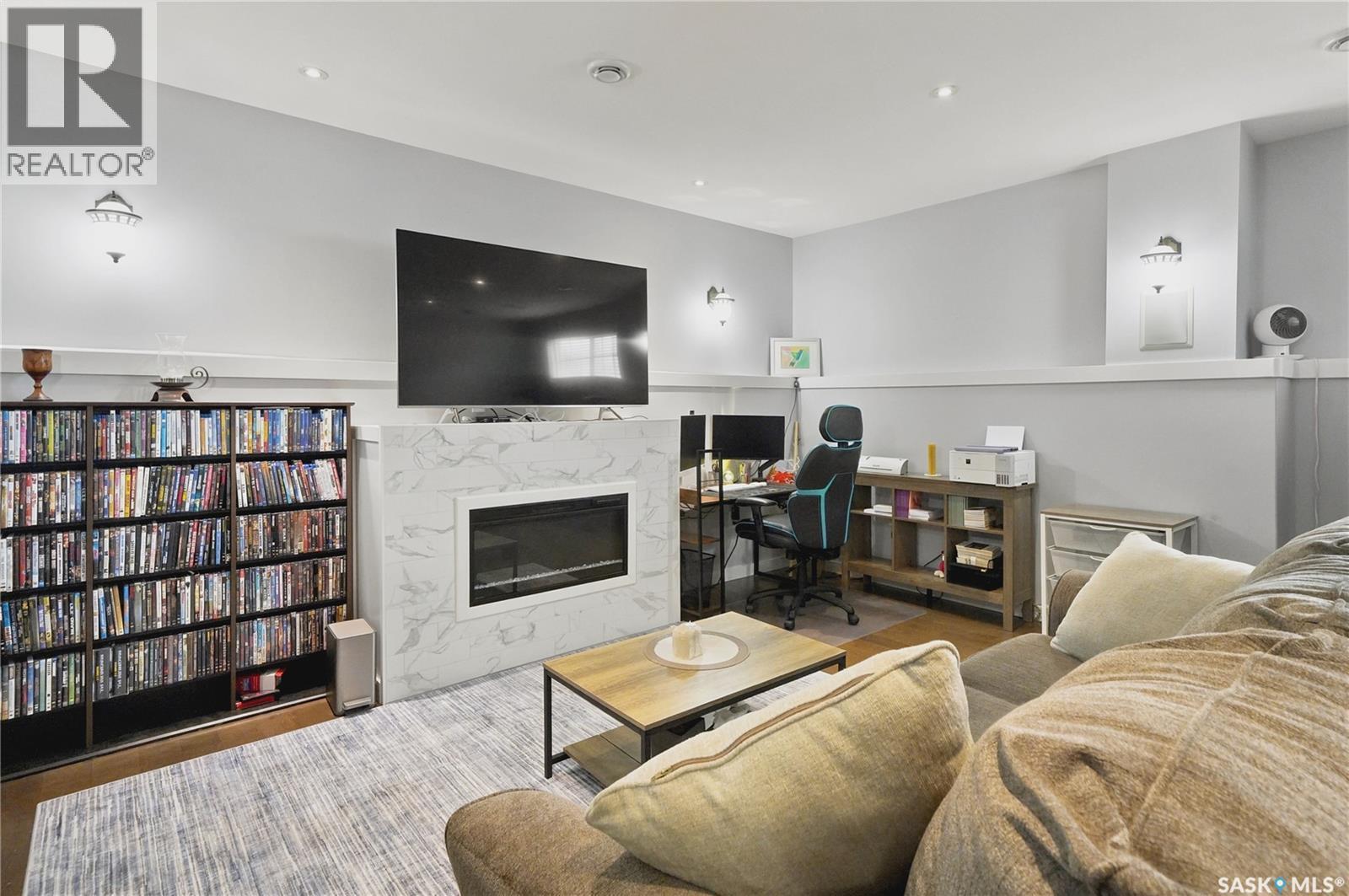 303 East Hampton Boulevard E, Saskatoon, SK