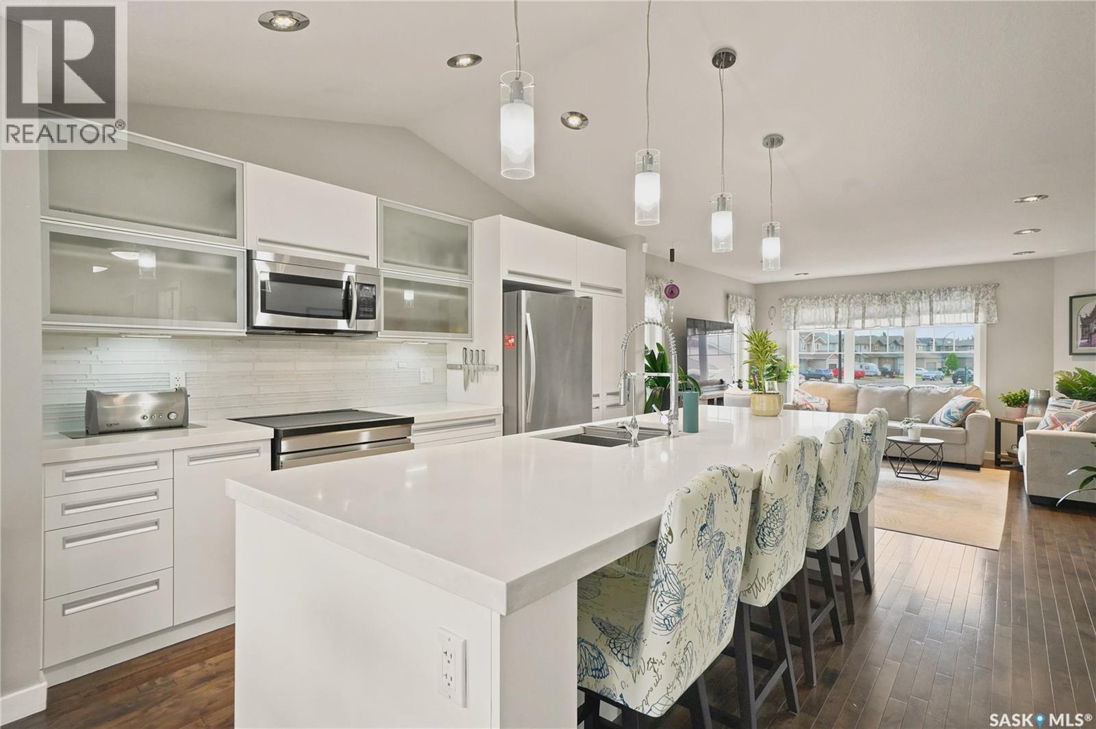 303 East Hampton Boulevard E, Saskatoon, SK