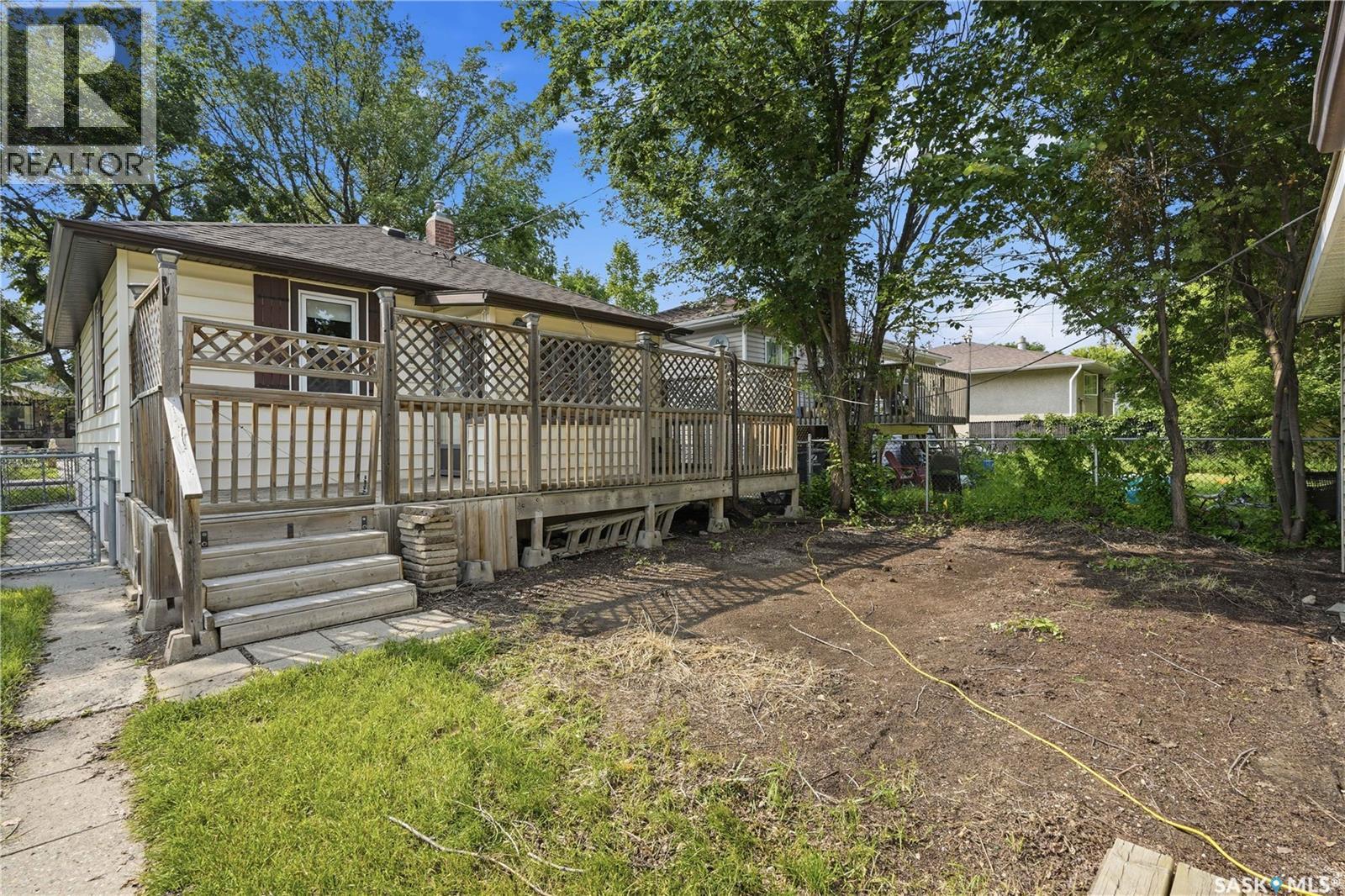 806 L Avenue N, Saskatoon, SK