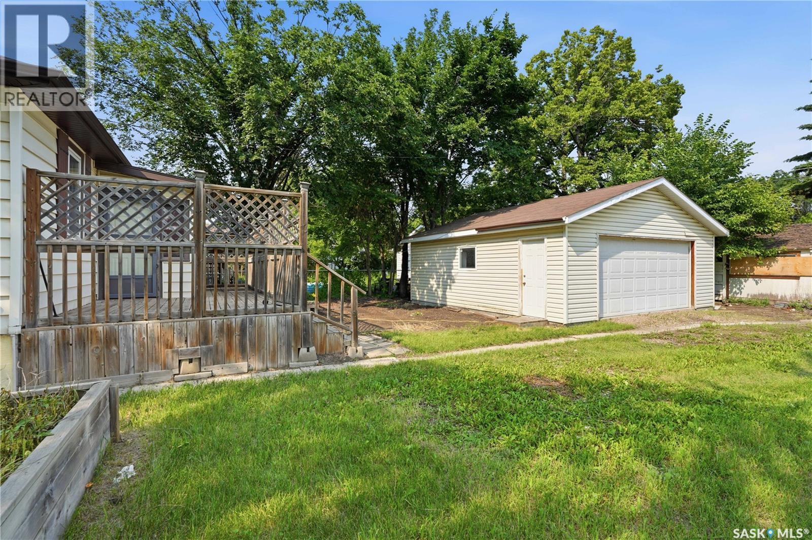 806 L Avenue N, Saskatoon, SK