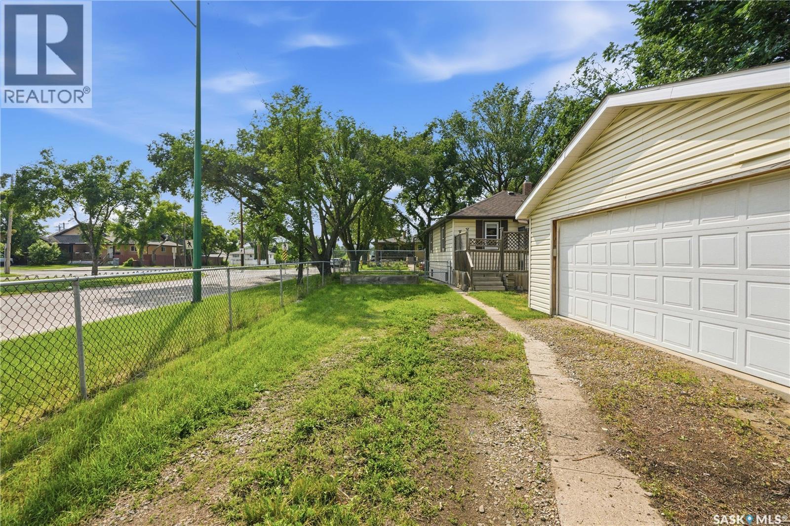 806 L Avenue N, Saskatoon, SK