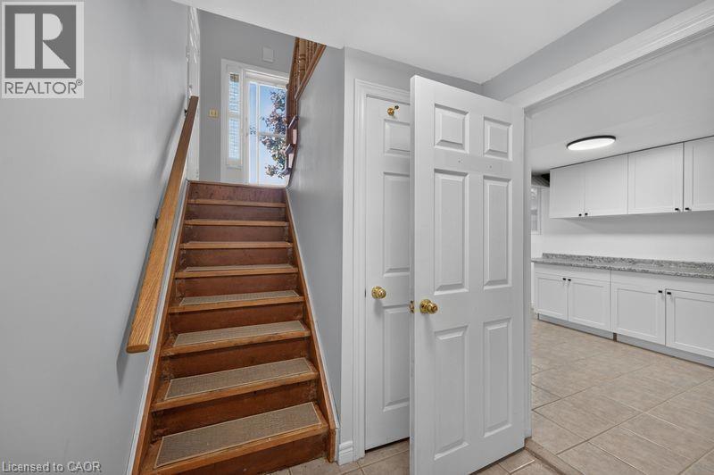 59 Colin Crescent Unit# Lower, Hamilton, ON
