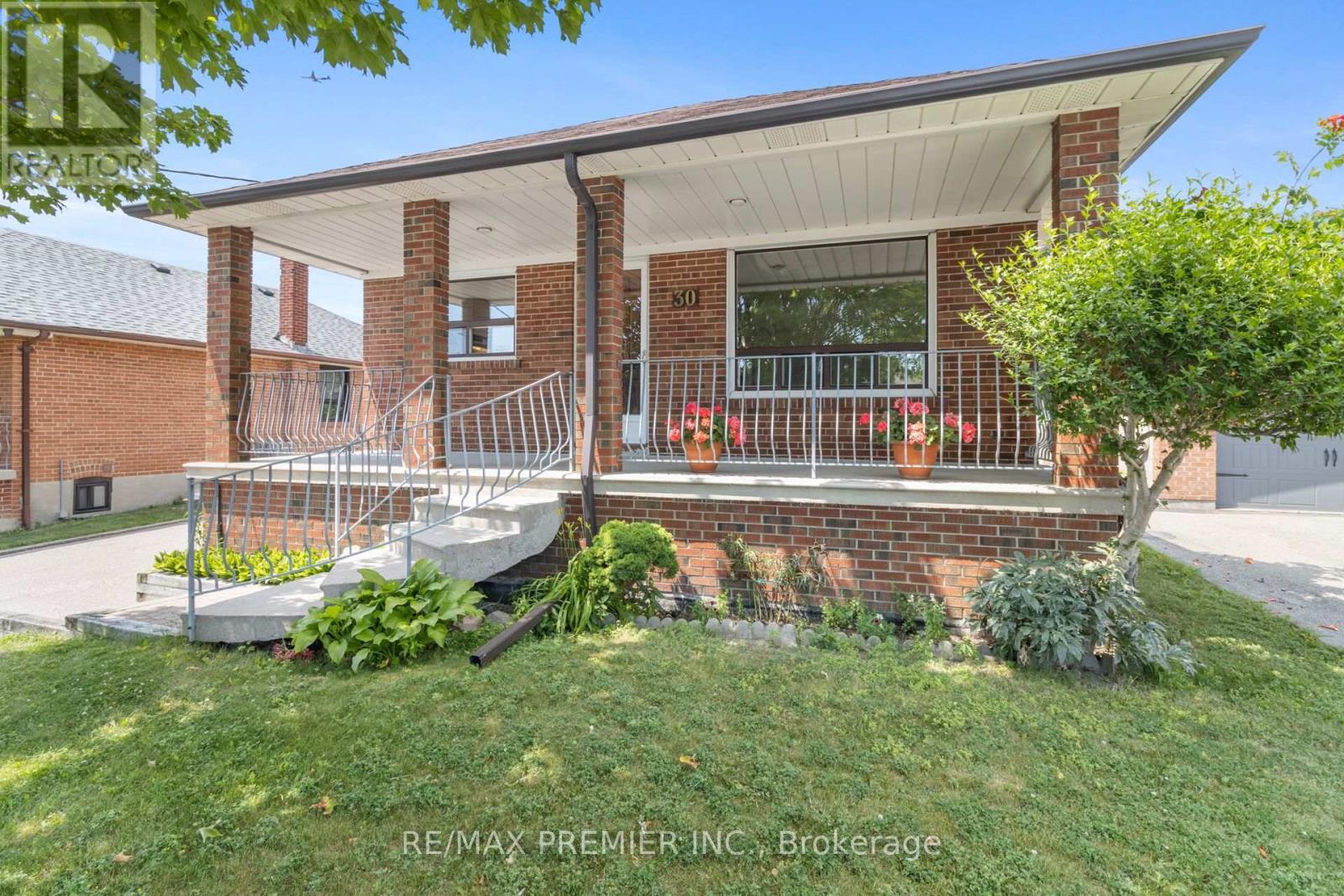 30 Forthbridge Crescent, Toronto, ON