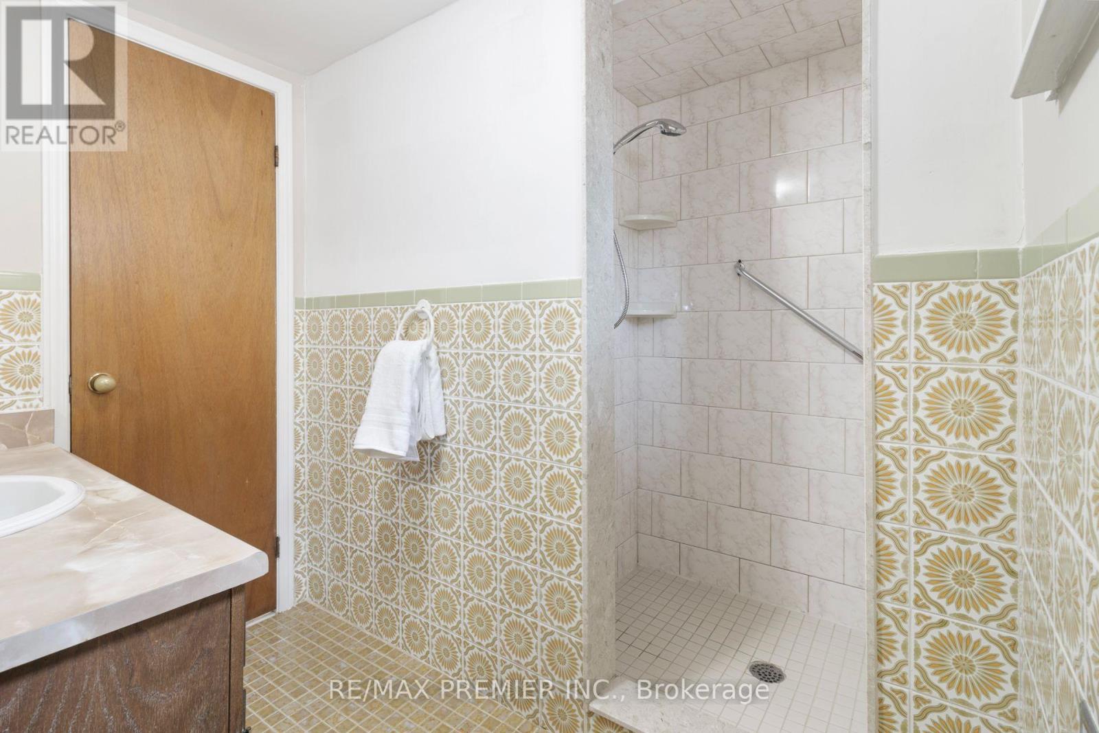 30 Forthbridge Crescent, Toronto, ON
