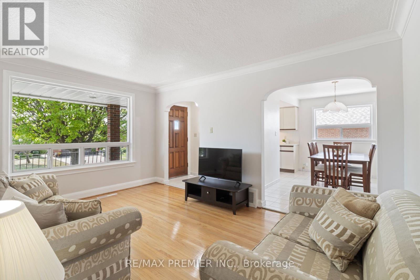 30 Forthbridge Crescent, Toronto, ON