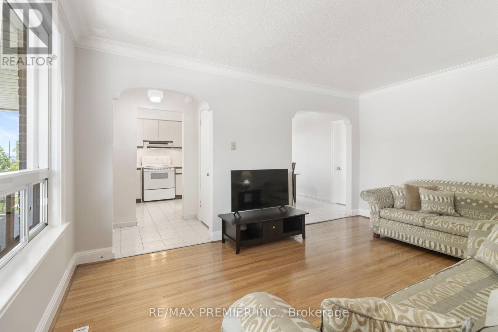 30 Forthbridge Crescent, Toronto, ON