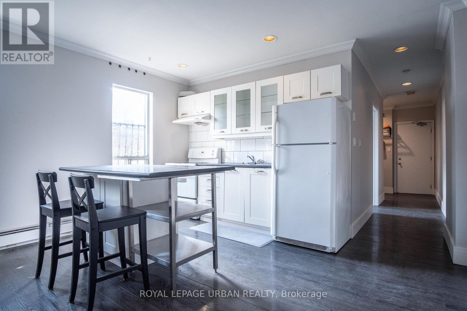 2 - 636 Danforth Avenue, Toronto, ON