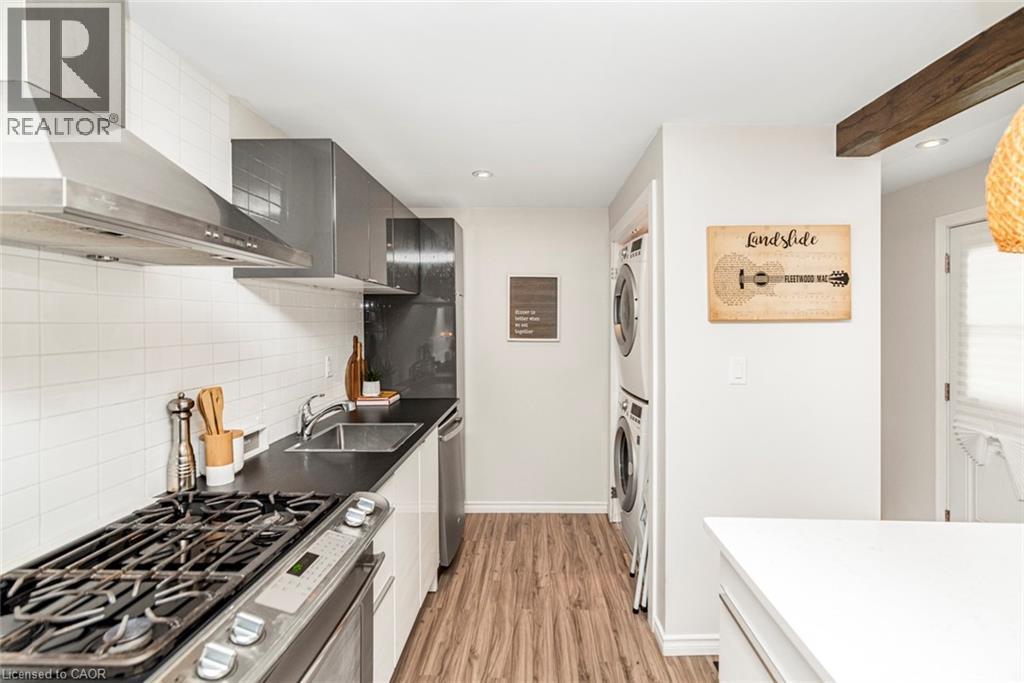 134 Erie Avenue, Hamilton, ON - Indoor Photo Showing Kitchen With Double Sink