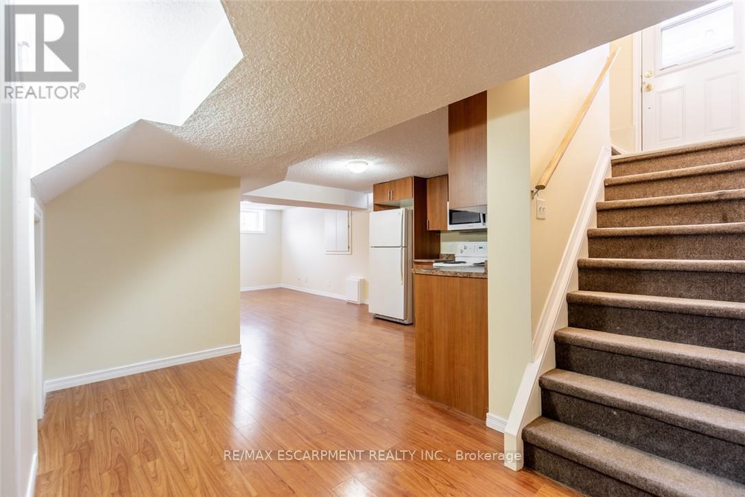 16 Garrow Drive, Hamilton, ON