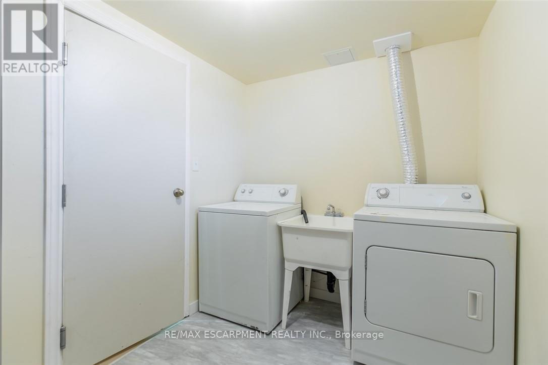 16 Garrow Drive, Hamilton, ON
