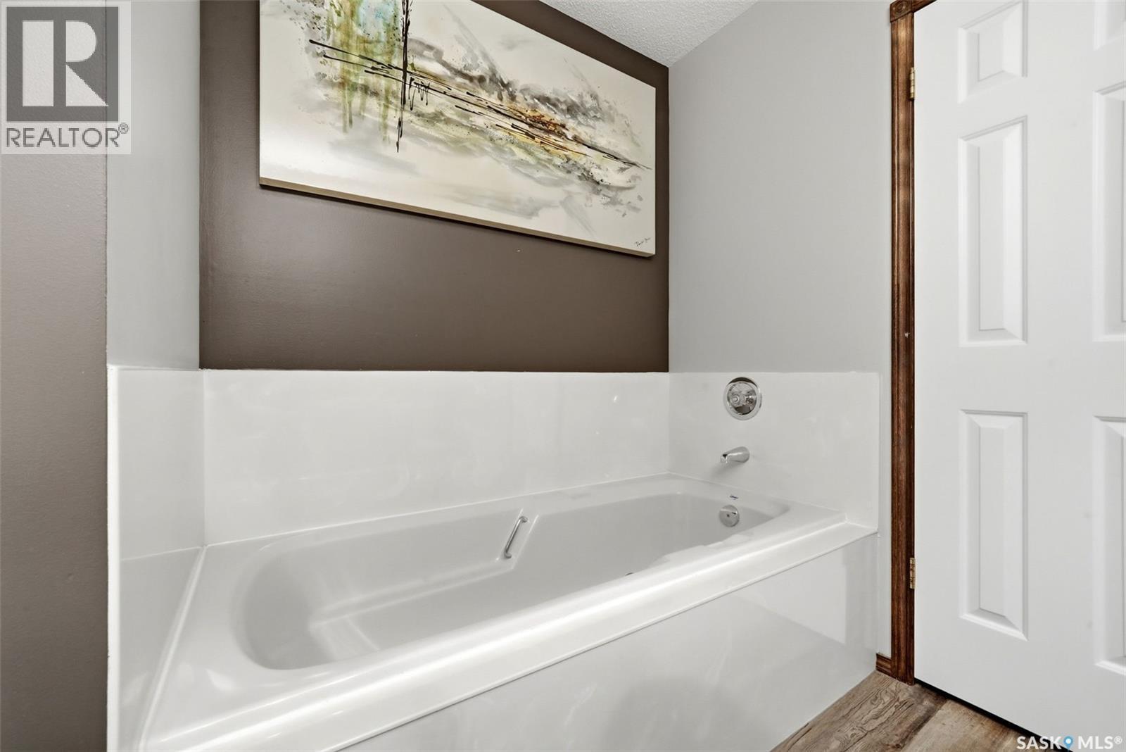 5414 Ballantine Court, Regina, SK