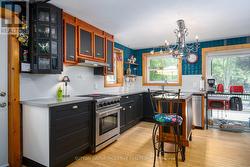 New countertops, SS appliances -