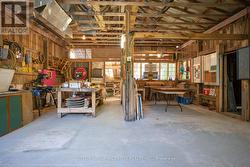 concrete floors, hydro, running water/ parking -