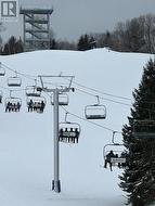 20 mins to Sir Sam's Ski and Ride -