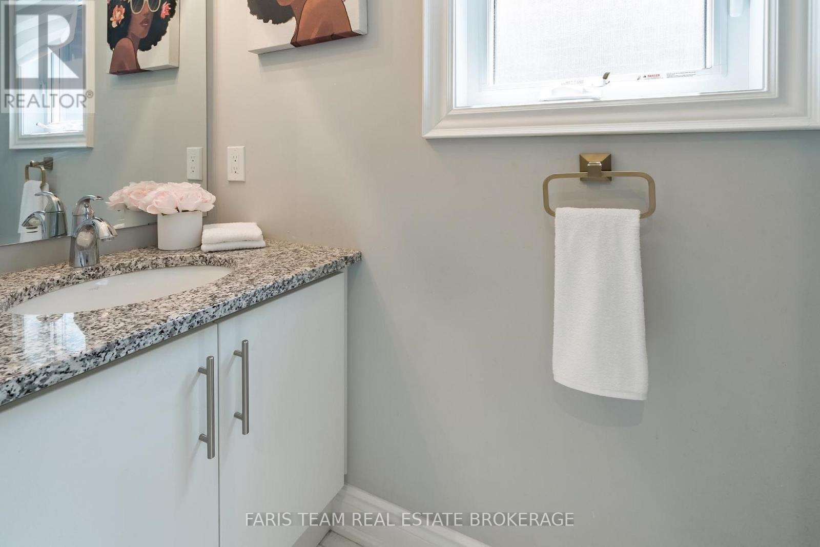 236 Eighth Avenue, New Tecumseth, ON