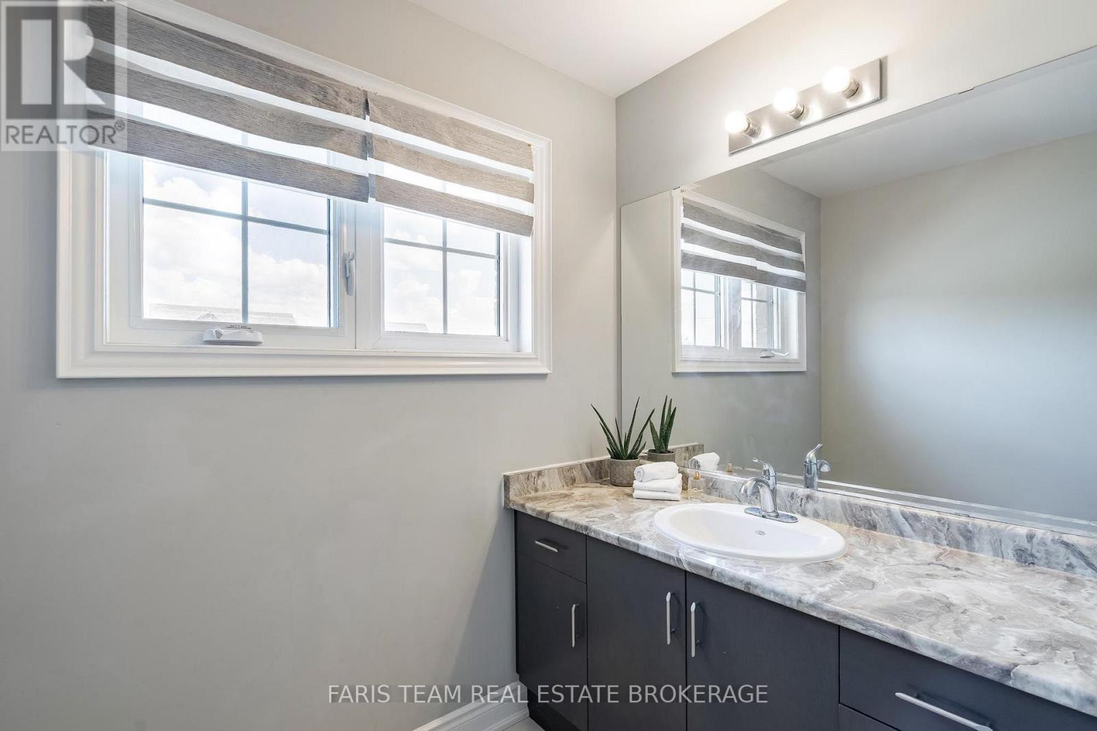 236 Eighth Avenue, New Tecumseth, ON